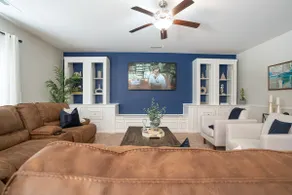 Stunning 5 BD Home away from Home! 15 min to uptown - Image 3