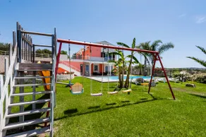 Villa mit Sauna, privatem Pool und Whirlpool | Gartenblick | Perfekt für die Arbeit von Zuhause - Image 2