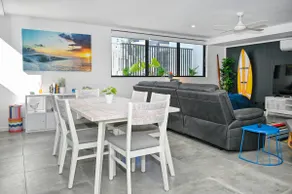 Modern Coastal Retreat | Walk to Coolum Beach - Image 4