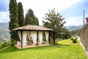 Villa surrounded by nature with heated pool - Image 2