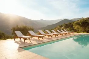 Villa surrounded by nature with heated pool - Image 3