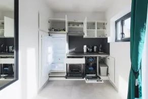 Superior suite apartment with sofa bed & balcony - Image 4