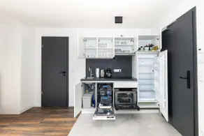 Deluxe apartment with 1 bedroom and balcony - Image 2