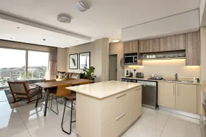 Gorgeous Rosebank Apartment - Image 4