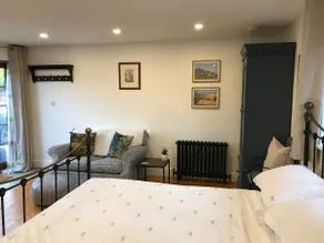 Adorable 1 bedroom guest house in Chobham - Image 4