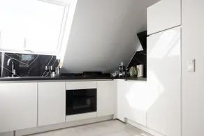 Junior penthouse with balcony - Image 5