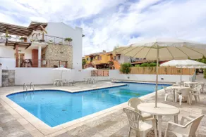 Blue Island, Jacuzzi & Pool by DomusAway - Image 4