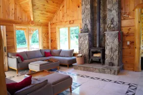 Cozy Catskill Log Home With New Relaxing Hot Tub - Image 2
