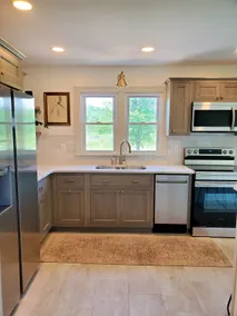 Cheerful 3-bedroom home with hot tub near PSU - Image 3