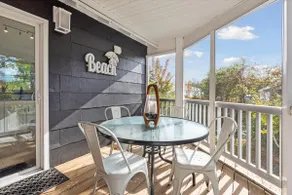 Cozy Pet-Friendly Beach Cottage - Image 5