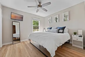 South Austin 2BR|King|Yard|Close to DT/Airport - Image 2