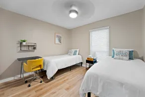 South Austin 2BR|King|Yard|Close to DT/Airport - Image 5
