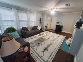 Clean, relaxing 2 Bedroom Home with Vintage Charm - Image 2