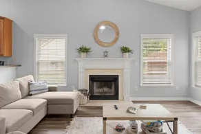 Pet friendly 3-bedroom, screened patio - Image 2