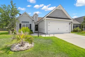 Pet friendly 3-bedroom, screened patio - Image 3