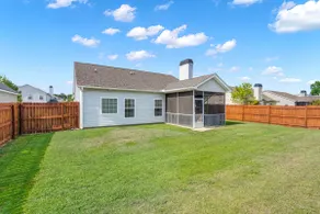 Pet friendly 3-bedroom, screened patio - Image 4