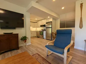 Comfortable one bedroom by the ocean - Image 3