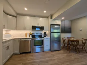 Comfortable one bedroom by the ocean - Image 4