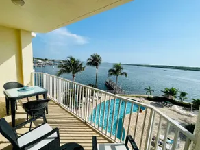 360 waterfront stunning views . - Image 2