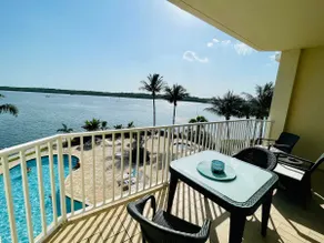 360 waterfront stunning views . - Image 3