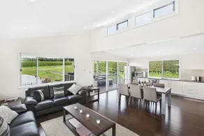 Lovedale Lakehouse Vineyard - Image 4
