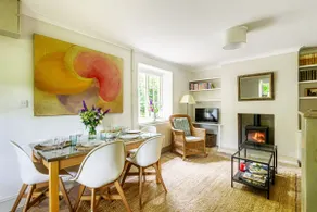 Historical cottage on private estate in Cotswolds - Image 2