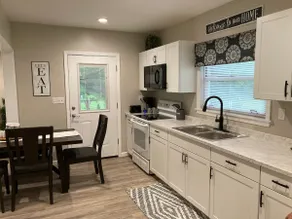 Thelma's Place is a cozy, three bedroom house, newly remodeled - Image 2