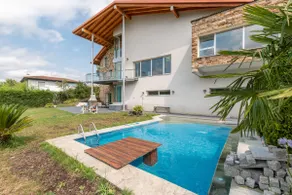 A detached villa in a prime location - Image 2