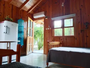 Bungalow with access to large garden near beach - Image 4