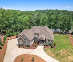 Lakefront 5 bedroom- Firepit, Bar, Screen Porch, Bunkroom! - Image 2