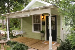 The Greenhouse Cozy Cottage- Walk to Downtown! - Image 2