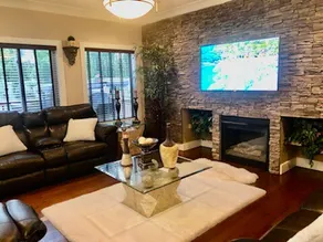 Luxury home 3700 sq with jetted tub / 4 fireplaces / sleep 9 - Image 2