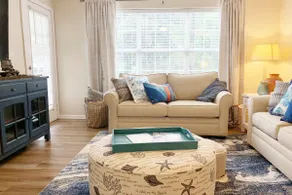8 Bed 2 Bath - Pool, BBQ, Gym, & near the Beach - Image 3