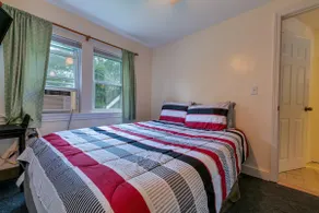 Clean&Cozy 1BR Apt5 w/Full Kitchen & Bathroom - Image 3