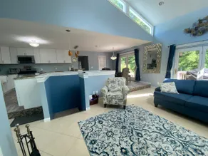 New memories are made in our spacious lake home! - Image 2