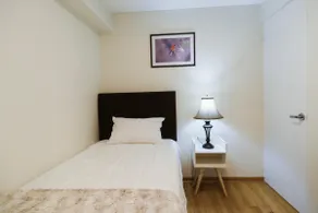Executive apartment in a quiet area with garage and wifi - Image 2
