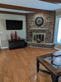 Cozy and Quiet Three Bedroom Two Bathroom Ranch - Image 3