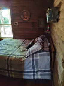 Awesome private off grid cabin with creek view. - Image 4