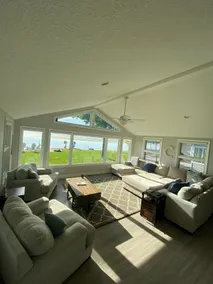 Amazing lakefront retreat for large gatherings! - Image 2