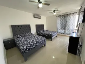 Beautiful, luxurious family home with a water tank - Image 2