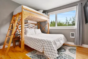 2-Bedroom Apt. w/ HOT TUB, Kitchen, Laundry & AC - Image 4