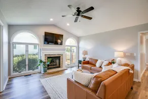 Updated, bright, and modern, 3 bedroom home. - Image 2