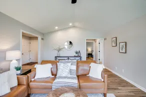 Updated, bright, and modern, 3 bedroom home. - Image 5