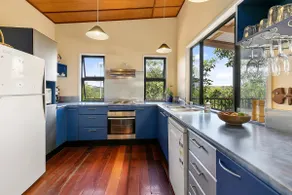 Straddie House - Image 2
