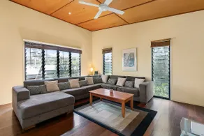 Straddie House - Image 4