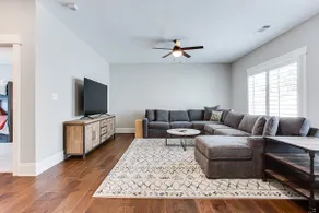 4br/3ba, Fireplace, Patio, Kitchen, 2 LR, W/D, New - Image 4