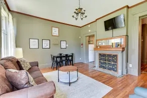 Private APT w/Historic Charm in OTE. Near FPC - Image 3
