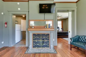 Private APT w/Historic Charm in OTE. Near FPC - Image 2