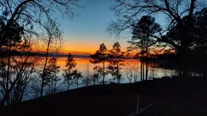 Lakefront with awesome sunsets. - Image 3