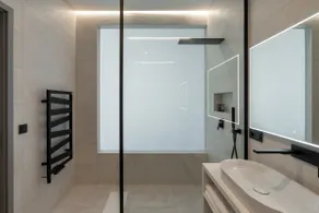 KING-BED Lux AIR-BNB w/AC in Karlín! 202 - Image 2
